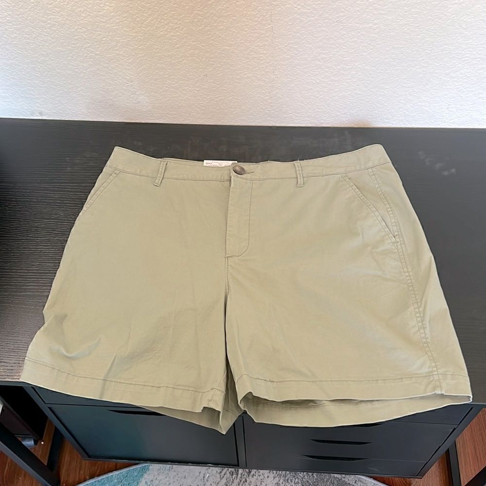 Women's croft & barrow Flat Front Midrise Shorts - Size 16 - Khaki Green